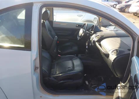 2010 Volkswagen New Beetle 2.5L Final Edition из США, поврежденный, VIN 3VWRW3AGXAM025485